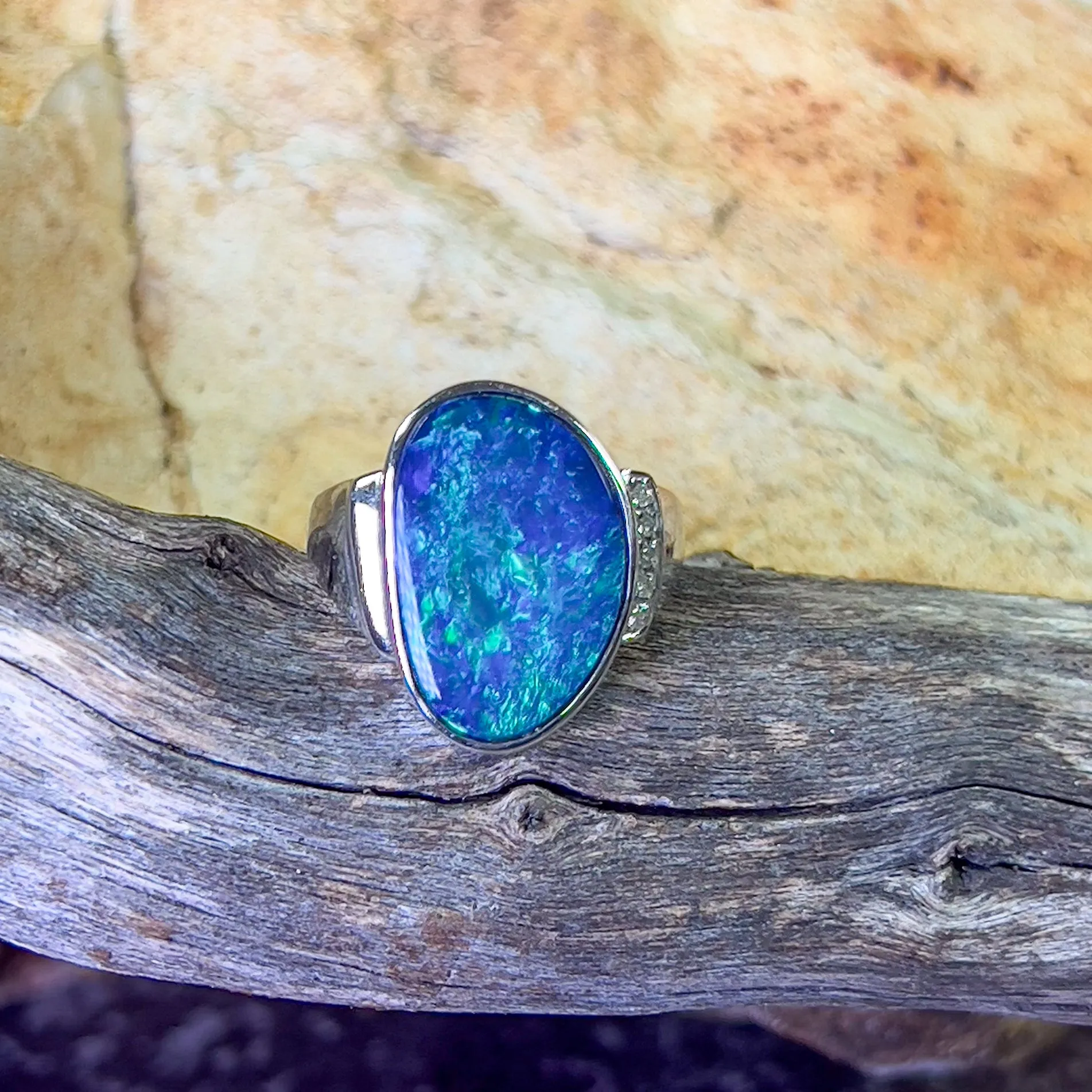 14kt White Gold Blue Green Opal doublet diamond ring