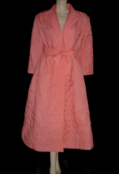 *BEAUTIFUL LUXURIOUS VINTAGE '60s SILKY QUILTED ROBE MADE IN HONG KONG IN SIERRA SUNSET