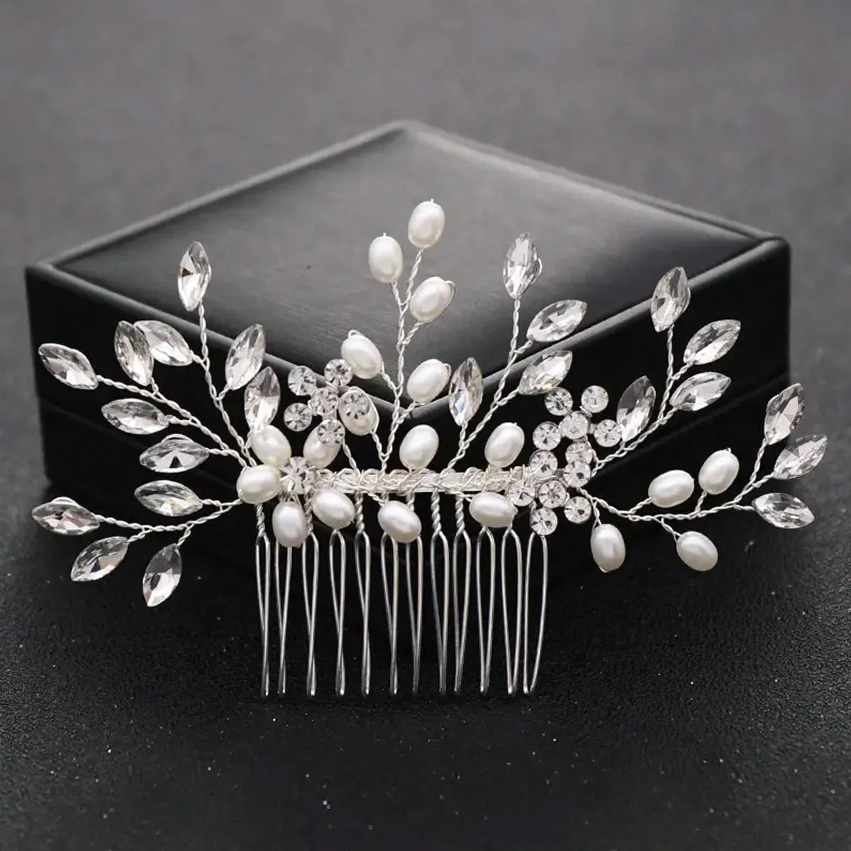 Crystal Flower Bridal Comb, Silver-Tone Accessory, Wedding Comb, Bridal Hair Comb, Wedding Hair Accessory, Bridal Hair Clip, Hair Decoration Elegant Tiaras