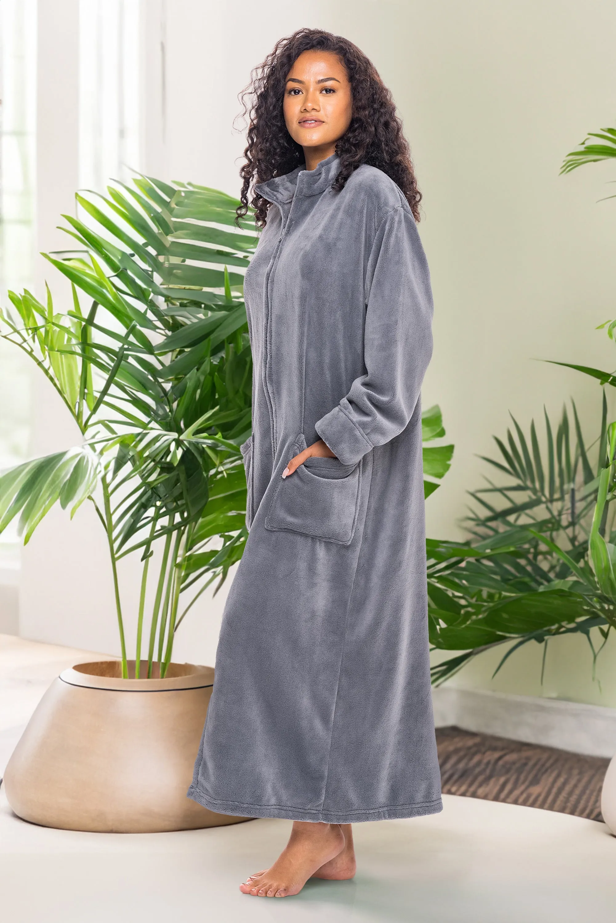 Women's Zip Up Plush Robe, Oversized Bathrobe with Two Way Zipper